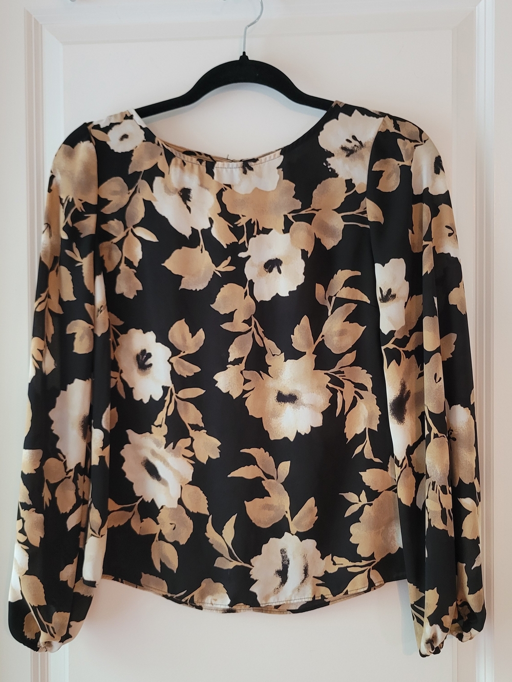 White House Black Market Black Floral Long-Sleeve Blouse